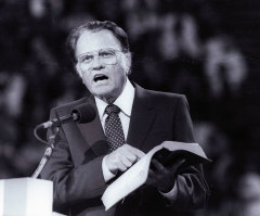 'A Prophet of American Civil Religion': 4 Historians Reflect on Billy Graham's Legacy