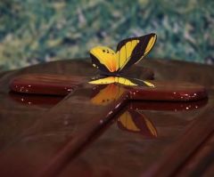 Appeals Court Says Christian-Owned Funeral Home Must Allow Male Employee to Dress Like a Woman