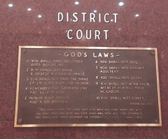 Atheist Group Forces Removal of 'God's Laws' Plaque from Minnesota Courthouse 