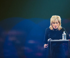 Beth Moore: Legalism Is a Python, Will 'Crush the Life Out of You'