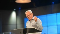 Bill Hybels 'Entered Into Sin,' Willow Creek Elders Now Admit, Apologizing for Not Believing Women