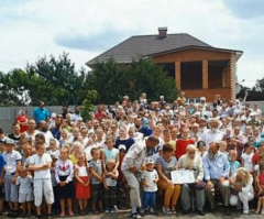 87-Y-O Ukrainian Man May Break Guinness World Record of Having Largest Family With 346 Members