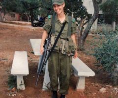 Jewish American Girl Left Home at 18 to Join Israeli Army