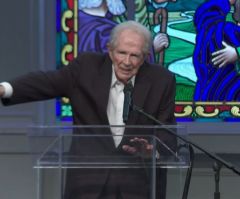Pat Robertson Commands Hurricane Florence in the Name of Jesus: 'You Shall Go No Further'