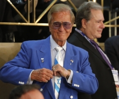 Pat Boone wishing for miracle this Christmas, asks for prayers as wife battles fatal condition