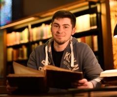 Divinity student becomes first to decipher Baptist theologian's 200-y-o sermons