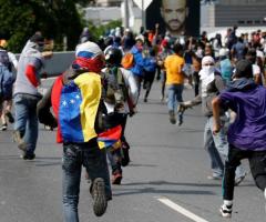 Venezuela crisis: 5 things you need to know about Maduro, Guaidó and mass exodus 