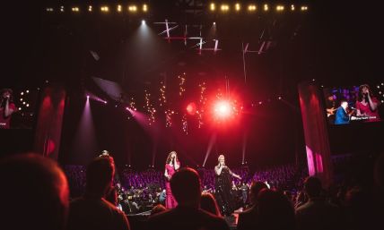 Weekly briefing: Planned Parenthood funding, migrant children, Sing!