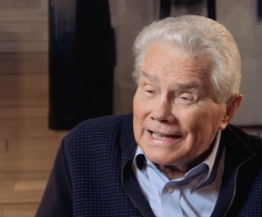 Luis Palau says cancer is at bay 2 years after terminal diagnosis; now passing ministry mantle