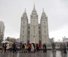 Utah quake knocks trumpet from Moroni statue's hand at Salt Lake Mormon temple