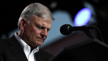 Franklin Graham ahead of national prayer march: US is 'crumbling,' God is only hope