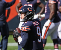 QB Nick Foles leads Chicago to comeback win in first appearance with Bears
