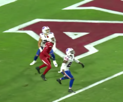 Cardinals' DeAndre Hopkins catches game-winning Hail Mary