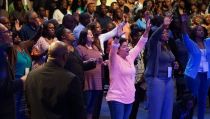 Most black Americans attend black churches but want diversity: study