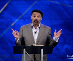 Tony Evans to lead National Day of Prayer for College Coaches