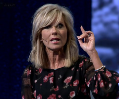 Beth Moore apologizes for role in elevating complementarianism to matter of '1st importance'