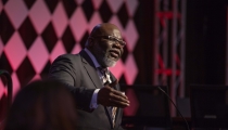 TD Jakes warns the Church has become 'deaf,' consumed with 'tribalism'