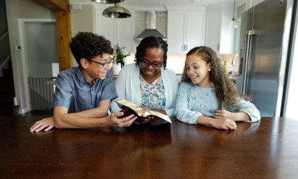 Bible-engaged Americans more hopeful, despite suffering trauma and heartache: report