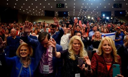 Republicans have more confidence in church, military, police than Democrats: Gallup poll 