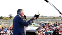 Thousands make decisions for Christ during Franklin Graham's Route 66 'God Loves You' tour 