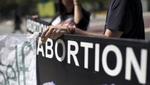 Judge temporarily blocks Wyoming's abortion ban