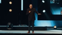 Brian Houston returns to pulpit, says ‘there is so much more in me’