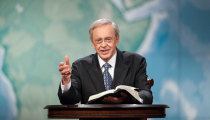 Charles Stanley honored by Baptist college with endowed faculty chair of theology