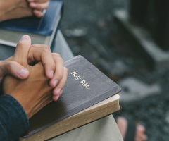 Bible verses to provide comfort and wisdom to broken families