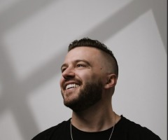 Evan Craft shares passion for serving homeless, urges the Church to rise up and shine through music