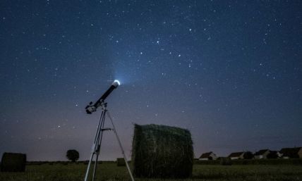 Reading Holy Scripture with a telescope and microscope