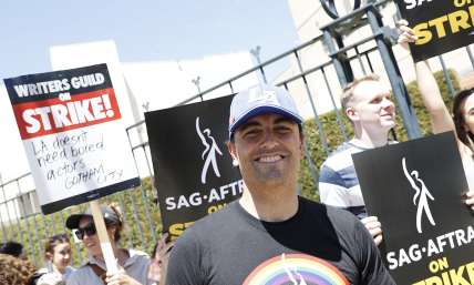 California mayor receives 'spanking' from drag performer at Democratic fundraiser