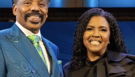 Pastor Tony Evans announces engagement; honors late wife, asks congregation for prayers