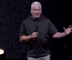 Louie Giglio urges Christians to take authority over enemy of darkness: 'Shake it off'