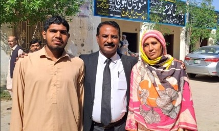 Christian widow flees home after false blasphemy charge in Pakistan