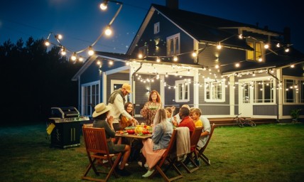 Dining across culture war divides