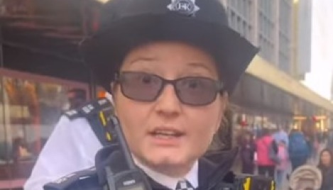 Police launch investigation into officer who told woman she can't sing Christian songs in public 