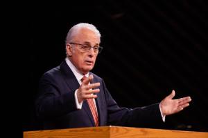 John MacArthur defends Navy veteran who toppled satanic altar in Iowa Capitol: 'Noble stand'