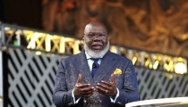 TD Jakes’ relationship with Diddy under scrutiny again in wake of raid, lawsuits