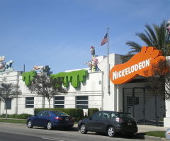 'Quiet On Set' alleges sex offender joined Nickelodeon actors' Bible study, emailed cast members