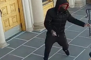 NYPD searching for suspect who shoved 68-year-old woman down church steps