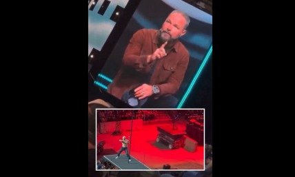 Was Mark Driscoll right to slam ex-male stripper, sword swallower at church event?