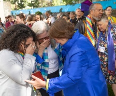 UMC drops decades-old ban on ordaining LGBT clergy without debate