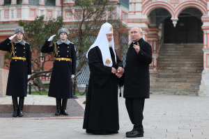 Russian Orthodox Church providing military training to kids
