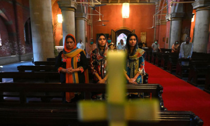 5 Christian sanitation workers die in Pakistan; relatives stage protest for safety provisions