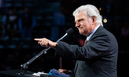 Over 8,000 attend Franklin Graham's God Loves You Tour stop in Birmingham 