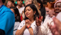 Hundreds decide to follow Jesus at Will Graham’s ‘Look Up Celebration’ on Australia's Gold Coast 