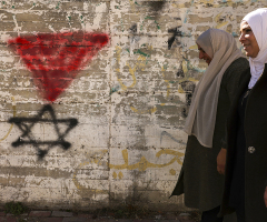 Berlin bans Hamas red triangle used to target Jews, supporters of Israel