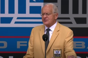 Pro Football Hall of Famer shares 'Gospel of salvation' during induction speech