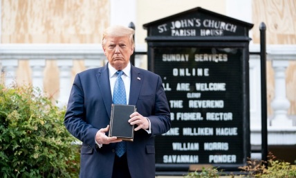 5 debunked hoaxes related to Donald Trump