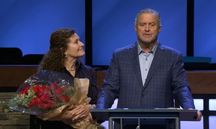 Pastor Steve Gaines to step down from Bellevue Baptist Church months after cancer diagnosis